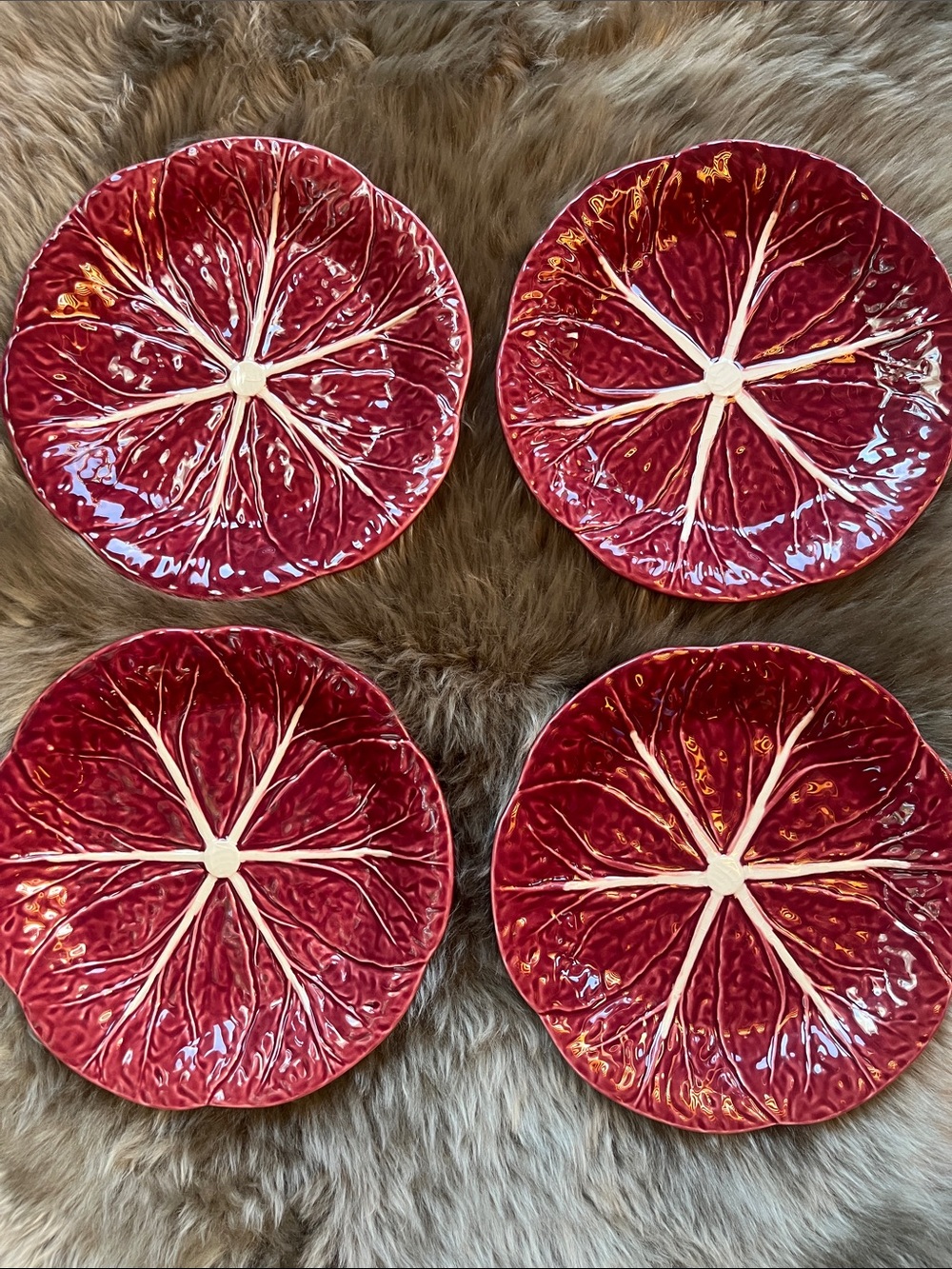 BORDALLO PINHEIRO rare discontinued set of 4 Burgundy cabbage leaf salad plates